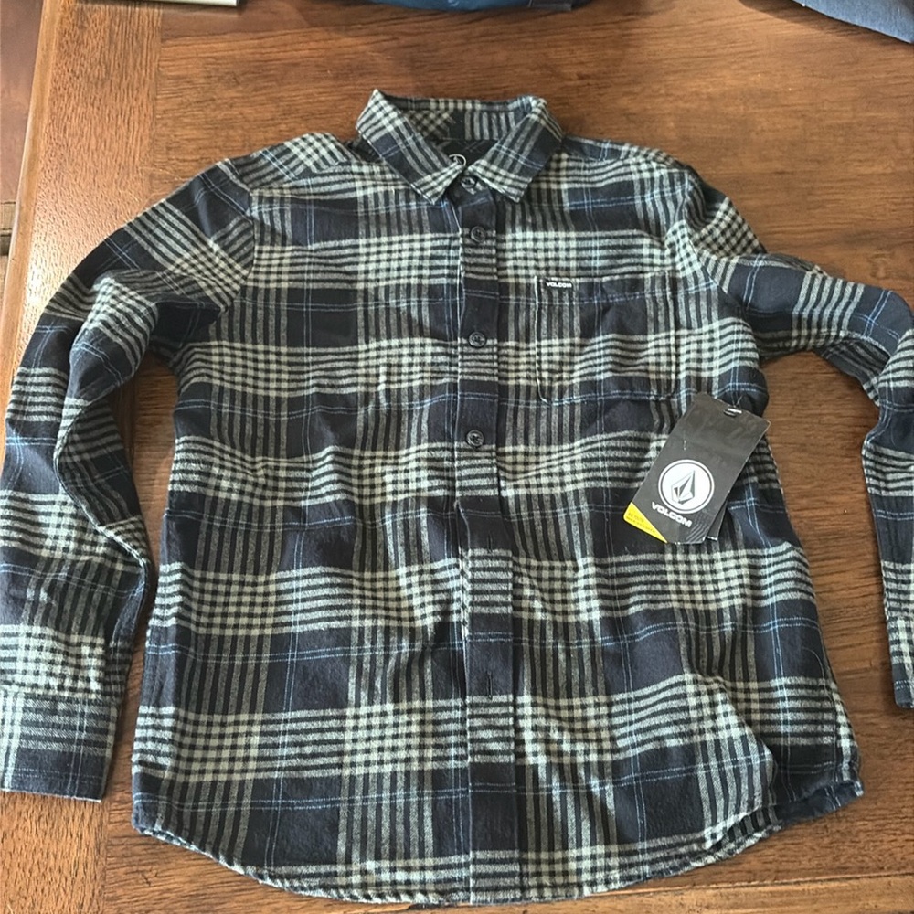 VOLCOM NWT Boys Size 10y/12 flannel button down shirt. Black w/lt grn & blue